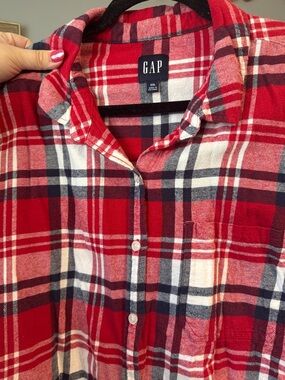 GAP Red, White & Navy Plaid Flannel Shirt